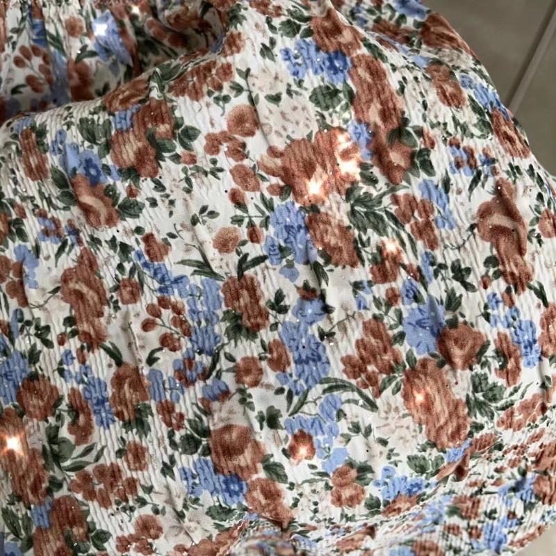 Áo trễ vai hoa nhí