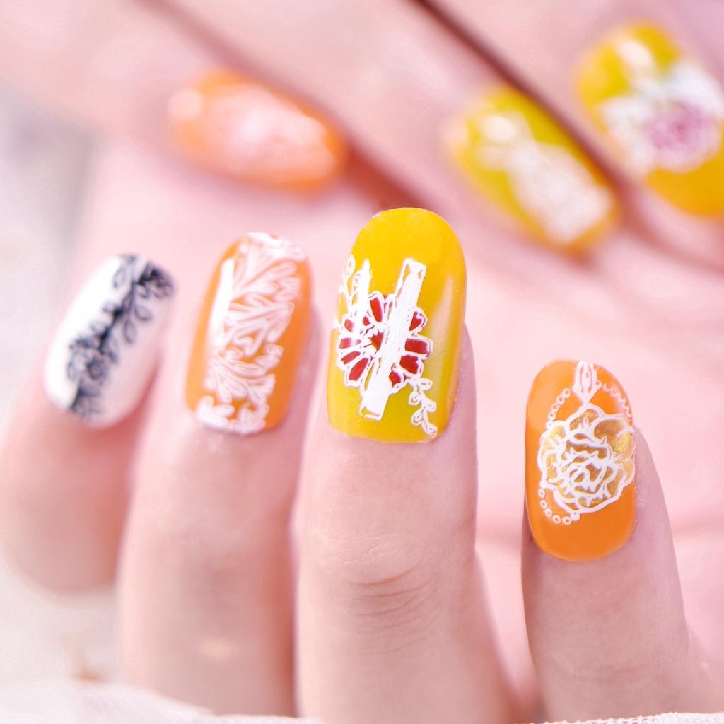 Khuôn trang trí móng tay nghệ thuật họa tiết hoa xinh xắn 6x6cm