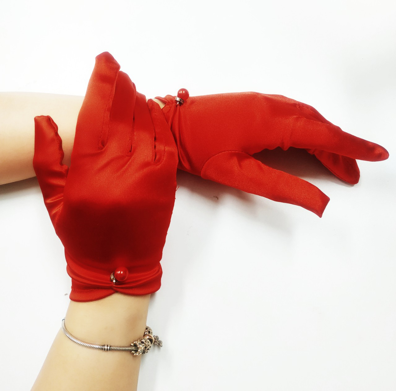 Găng tay lụa bóng sang trọng màu đỏ cho Cô dâu và Dạ hội, đi tiệc, sự kiện, lễ hội, chụp ảnh MS: 43546
