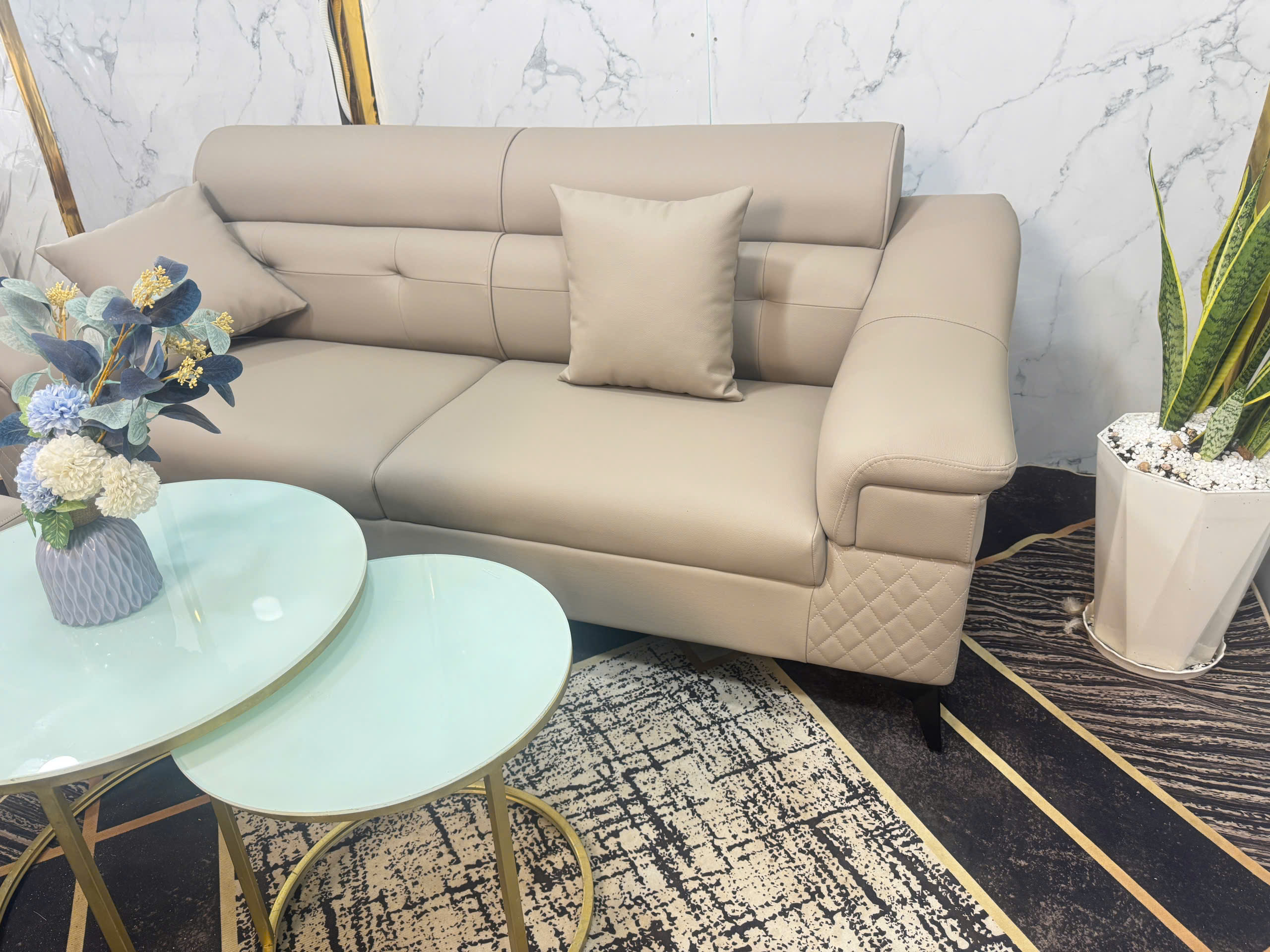 Sofa băng kèm bàn và đôn Juno Sofa