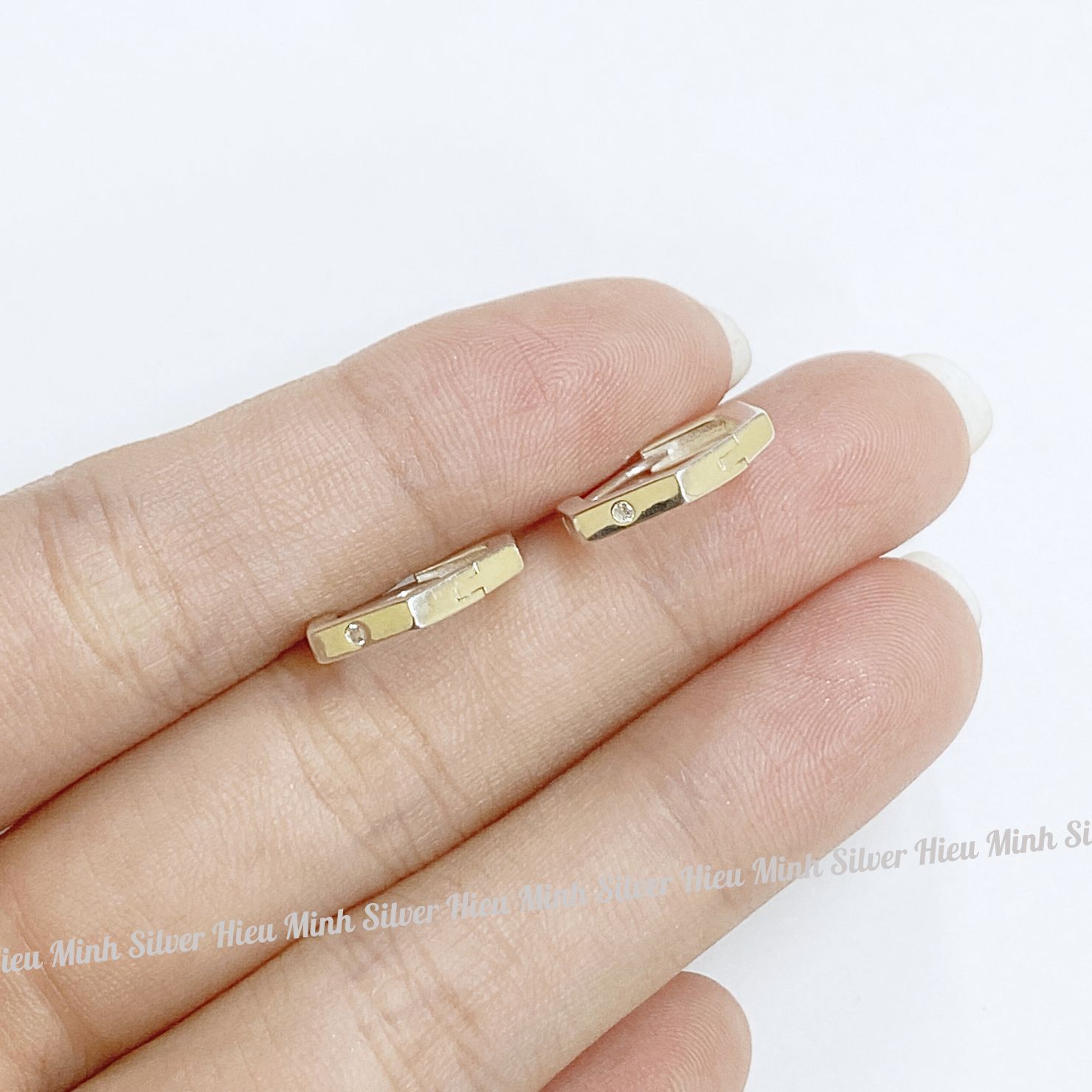 Hoa Tai Bạc 925 Hình Tròn Đính Đá Bạc Hiểu Minh HT388