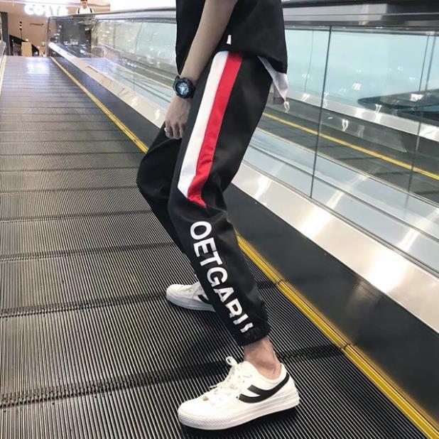 Quần jogger nỉ unisex Đen Chữ Dưới nam nữ phong cách thời trang kim gia