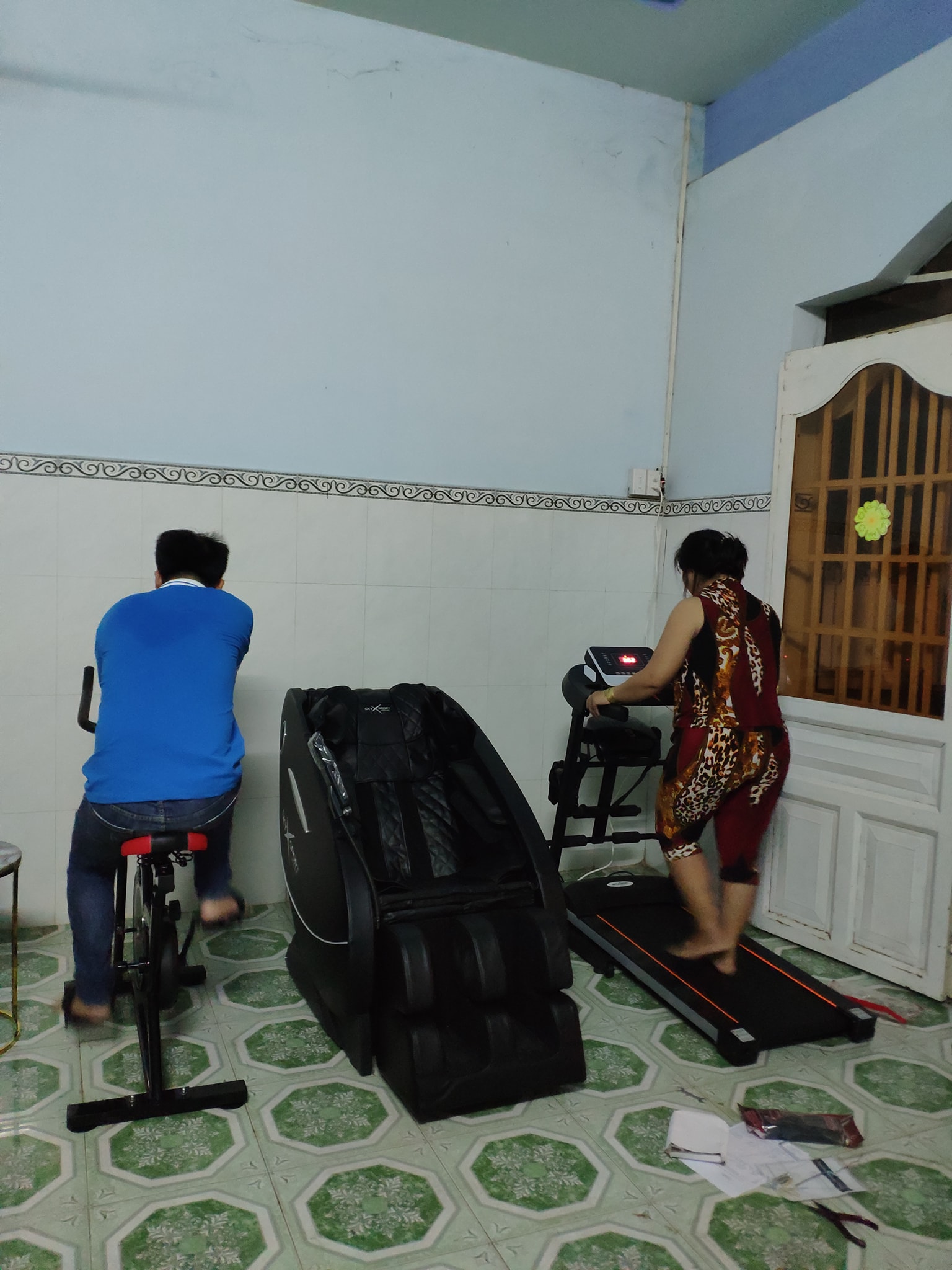 máy chạy bộ điện đa chức năng sport 400 thế hệ 4.0 tặng đai massage rung giảm mỡ toàn thân + bó gối thể thao tránh chấn thương đầu gối + giá tập cơ bụng tăng cơ bắp