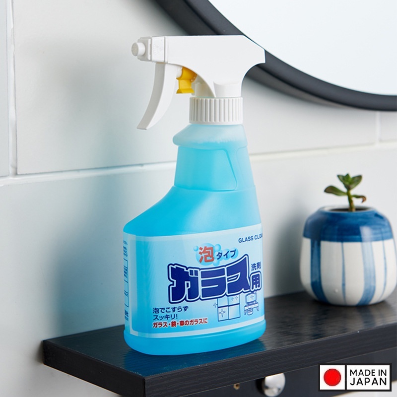 Chai xịt tẩy rửa kính dạng bọt Rocket 300ml - Made in Japan