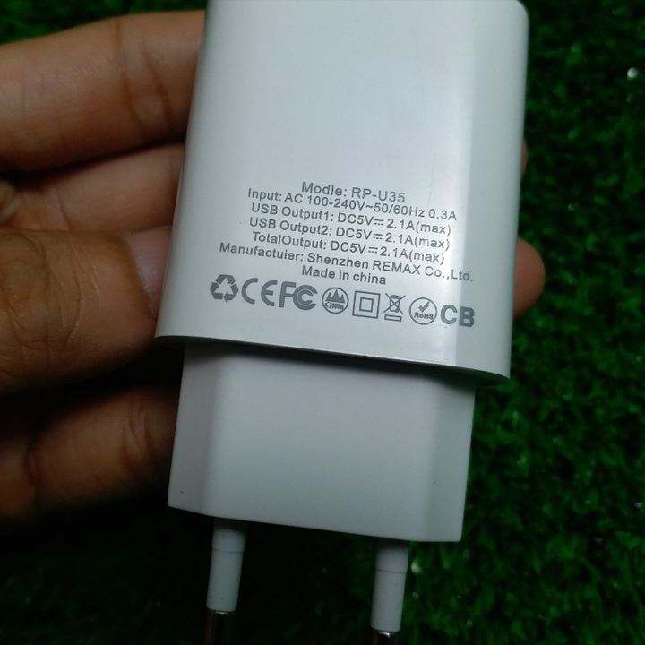 Cốc sạc đa năng Remax RP-U35 tích hợp 2 cổng USB max 2.1A - Hàng nhập khẩu