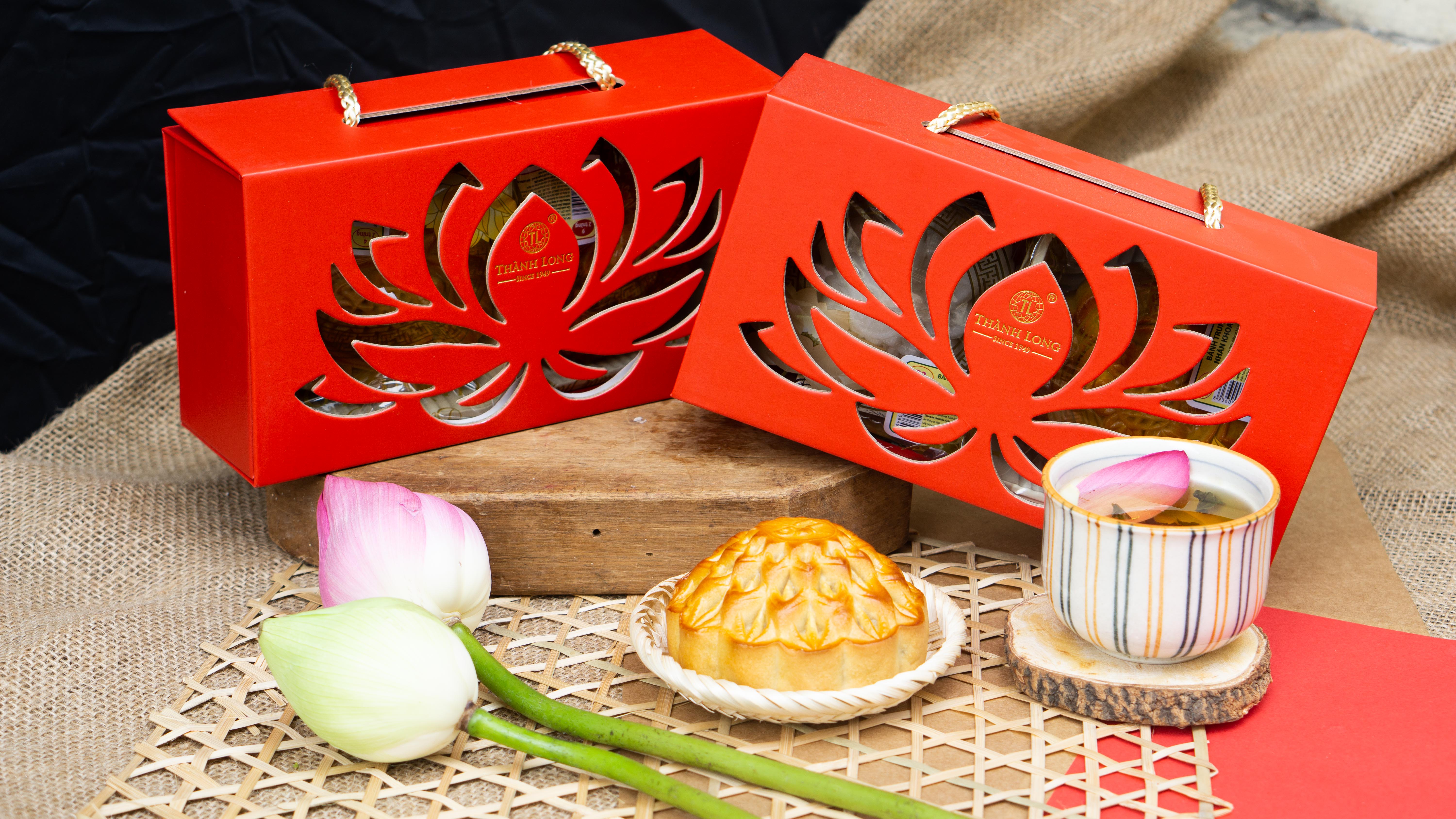 HỘP BÁNH TRUNG THU 2 BÁNH 2 TRỨNG 270G - COMBO B - THÀNH LONG (540G) - VIỆT NAM