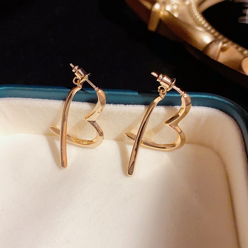 BÔNG TAI HÌNH TIM MẠ VÀNG 14K KIỂU DÁNG HÀN QUỐC
