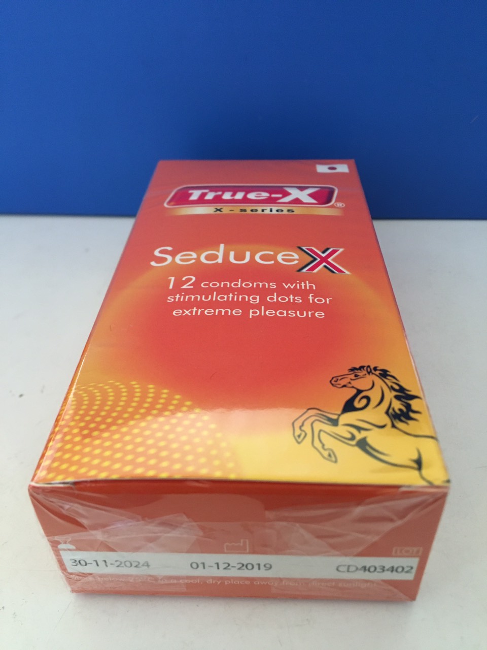 Bộ 2 hộp bao cao su True-X SeduceX chấm nổi 1 hộp 12 chiếc