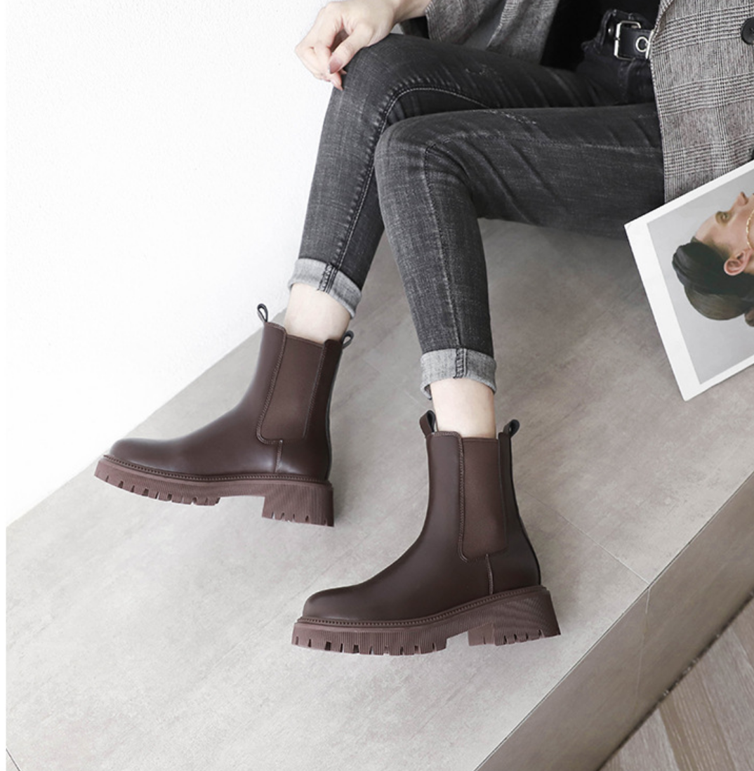 Giày boot nữ cổ thun ngắn ĐẾ DẦY màu nâu ĐƠN GIẢN GBN122C