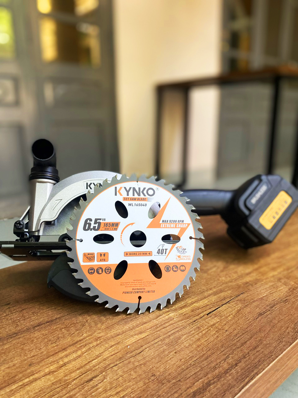 Lưỡi cưa gỗ siêu mỏng cho máy pin 40 răng đường kính Ø 165mm KYNKO WL165040
