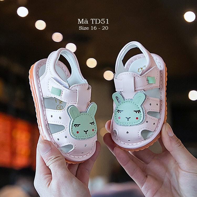 Giày sandal tập đi cho bé gái 0 - 18 tháng kiểu rọ bít mũi họa tiết chú thỏ ngộ nghĩnh đáng yêu TD51