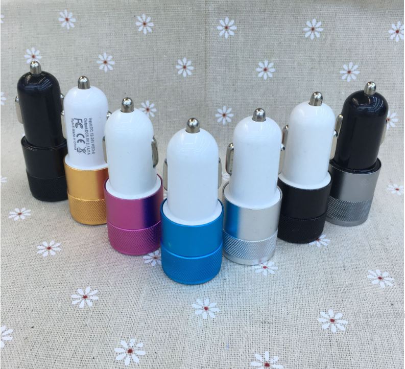 Tẩu chia 2 USB màu ngẫu nhiên