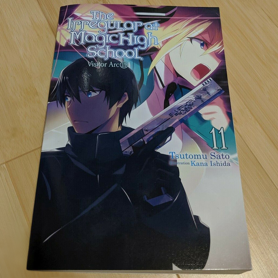 [Hàng thanh lý miễn đổi trả] The Irregular at Magic High School, Volume 11: Visitor Arc III (Light Novel) (Illustration by Kana Ishida)