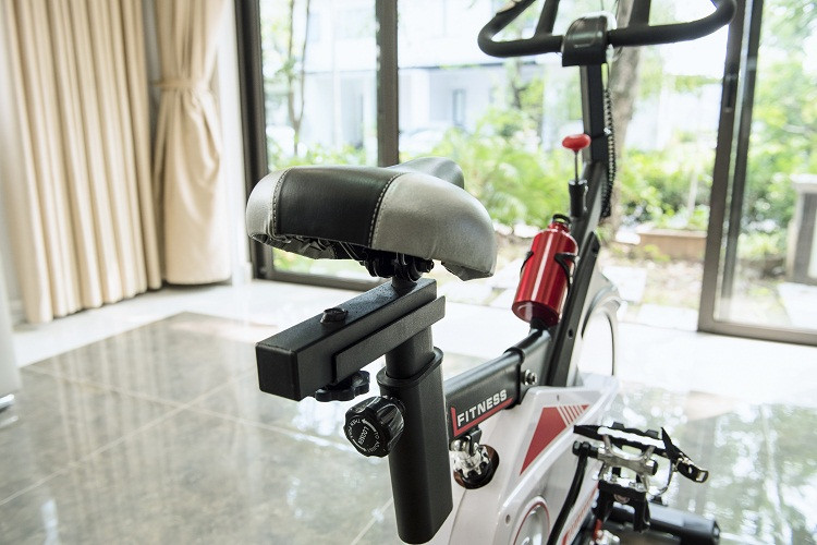 Xe được thiết kế linh hoạt vị trí yên ngồi để phù hợp với hấu hết kích thước cơ thể người sử dụng.