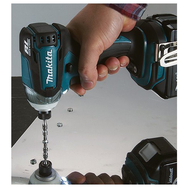 Máy vặn vít dùng pin Makita DTD152RME