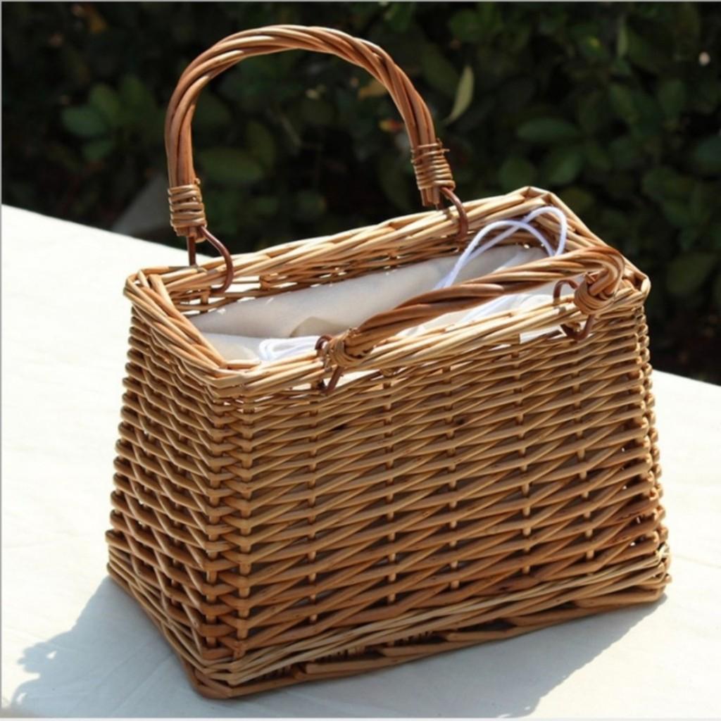 Túi Xách cầm tay phong cách CHÂU ÂU.