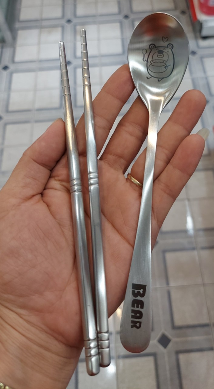 Bộ thìa đũa inox 304 cao cấp Kèm Hộp Nhựa Sinh Học siêu dễ thương tiện lợi gấu BEAR