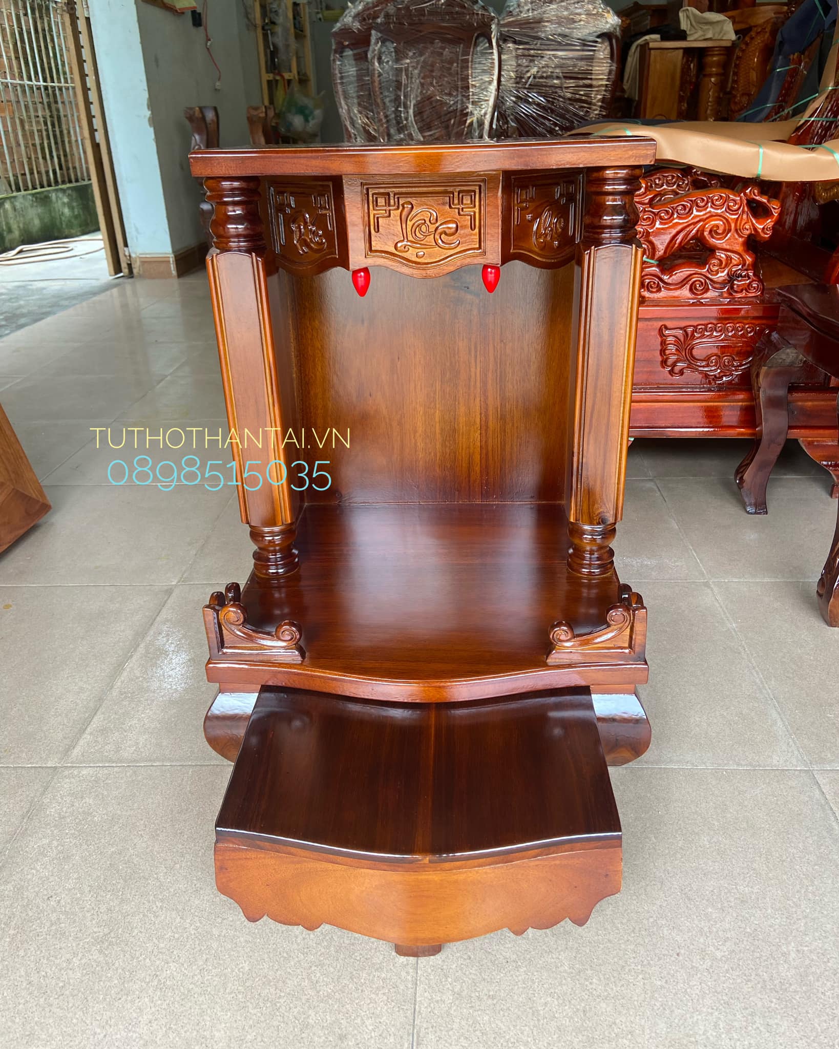 Bàn thờ thần tài gỗ Tràm cột vuông 48CM X 68CM
