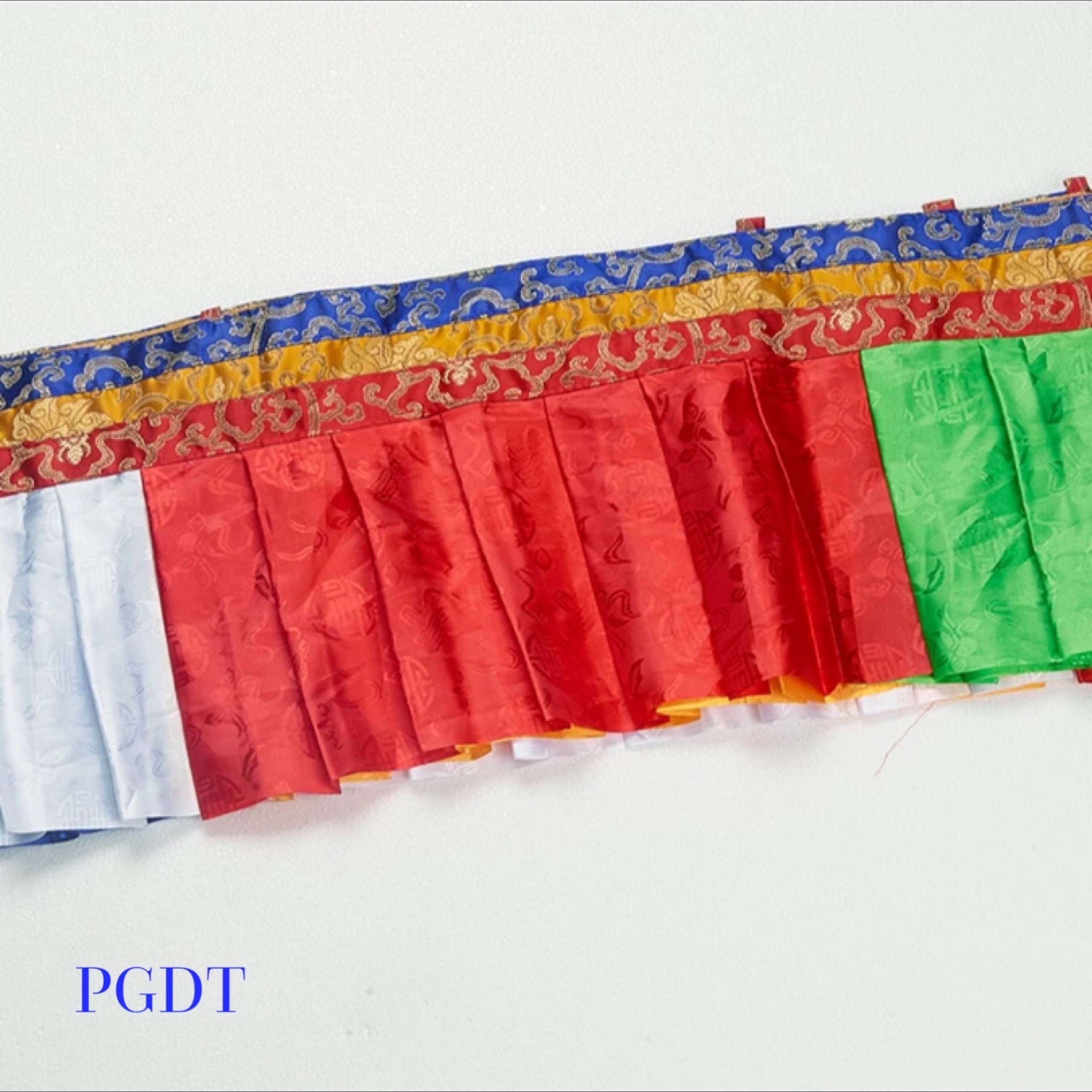 Rèm quây ngũ sắc