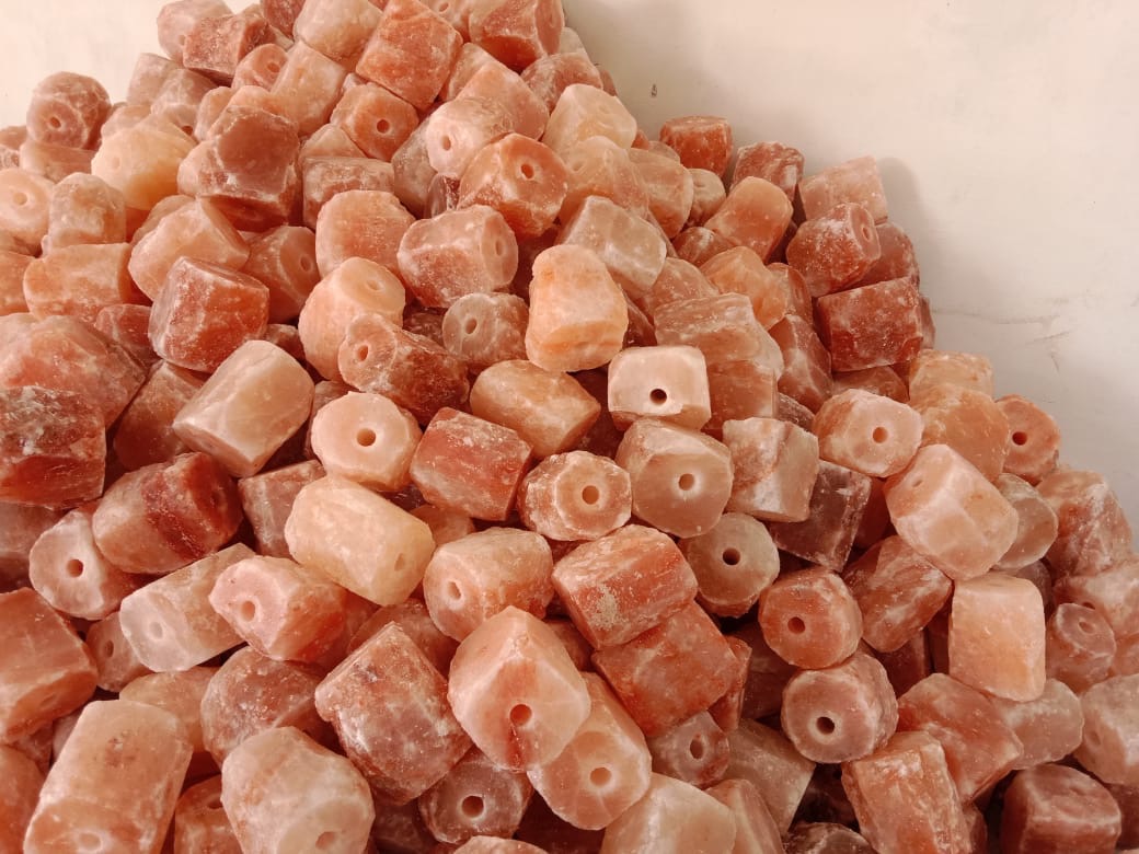 Đá liếm tự nhiên treo cho gia xúc viên từ 2 đến 4kg
