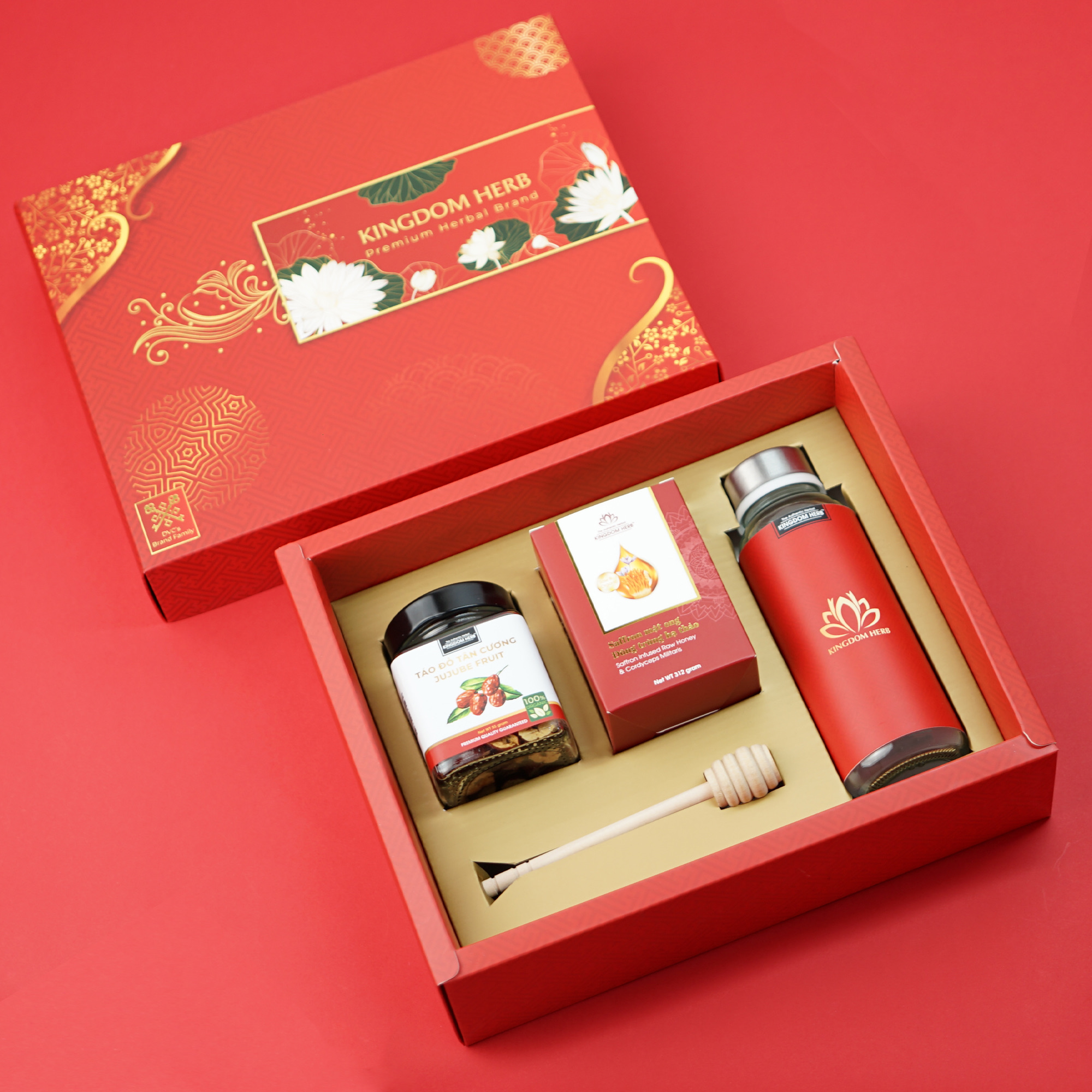 Set quà tặng, hộp quà tặng saffron mật ong đông trùng hạ thảo và táo đỏ / kỷ tử Kingdom Herb chính hãng (tặng kèm 1 que lấy mật + 1 bình thuỷ tinh + 1 thiệp chúc + 1 túi giấy)