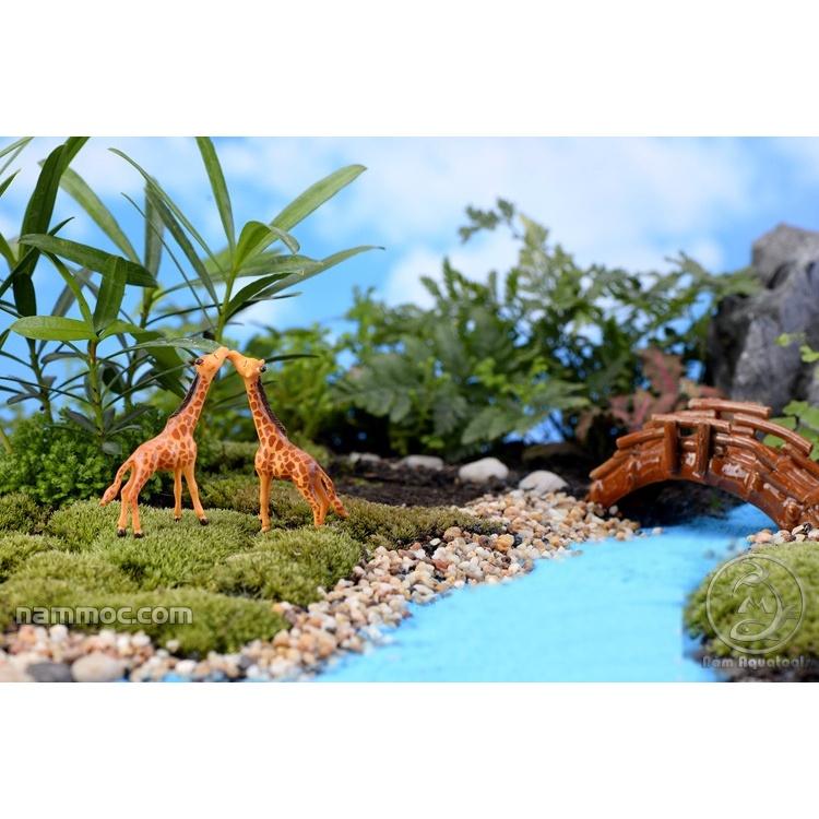 Mô Hình Hươu Cao Cổ Trang Trí Hồ Cá Cảnh / Trang Trí Bể Bán Cạn / Tiểu Cảnh Sen Đá, Xương Rồng