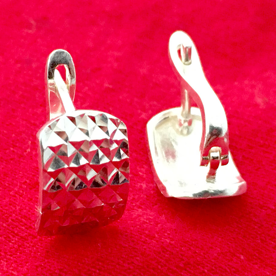 Bông tai nữ Bạc Quang Thản kiểu khuyên vành đeo sát tai bản cong mặt phay hoa văn sáng bóng chất liệu bạc ta không xi mạ - QTBT57