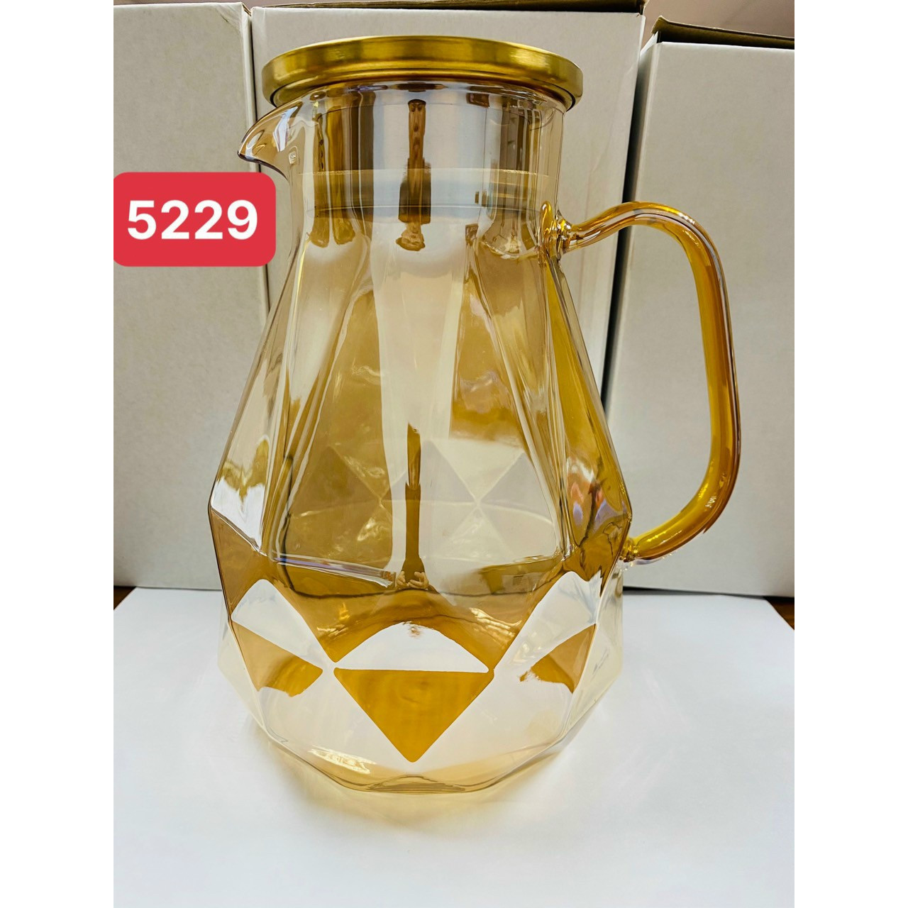 BÌNH NƯỚC THỦY TINH CHỊU NHIỆT 400 ĐỘ C DUNG TÍCH 1,6L-1,7L MÀU VÀNG