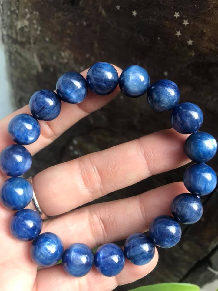CHIẾC LẮC TAY ĐÁ KYANITE HÀNG CAO CẤP ĐÁ THIÊN NHIÊN SIZE 11LY5 MÀU XANH DƯƠNG ĐẬM ĐẸP TUYỆT VỜI DÀNH CHO NỮ MỆNH THỦY MỆNH MỘC