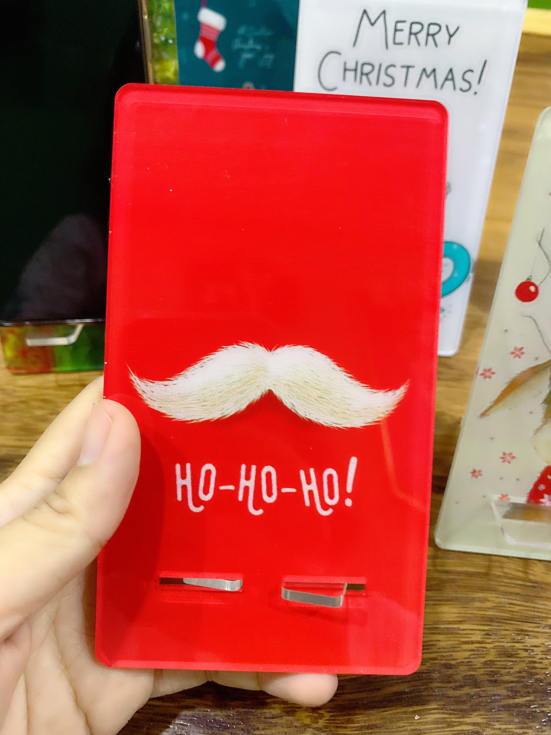 Giá để điện thoại hình họa tiết giáng sinh, noen, Merry Christmas