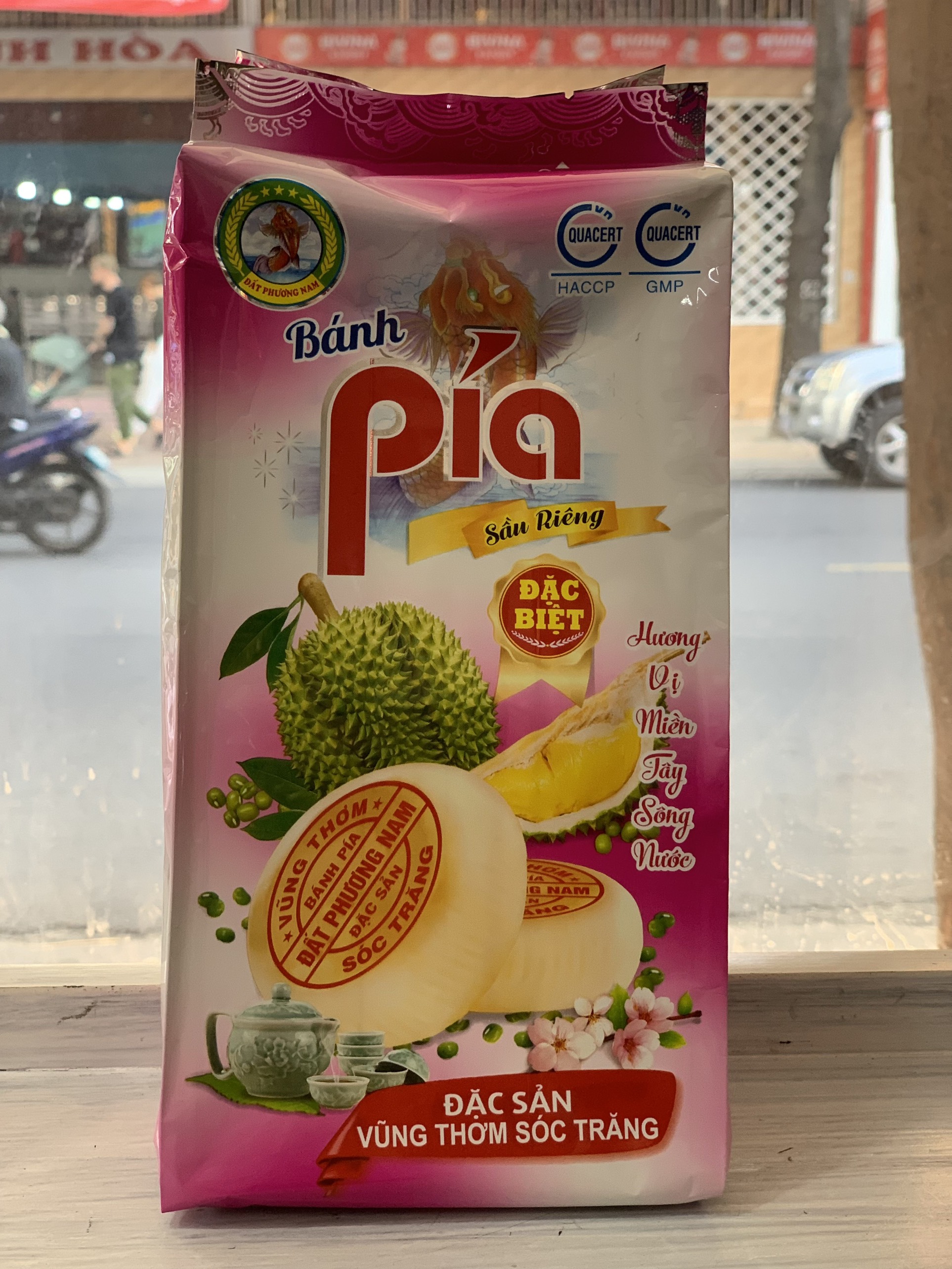Đặc Sản Nha Trang -Bánh Pía Sầu Riêng Đất Phương Nam, Bánh Với Vị Đậu Xanh, Khoai Môn, Chay Thịt Lạp Trứng Muối Seavy gói 400g