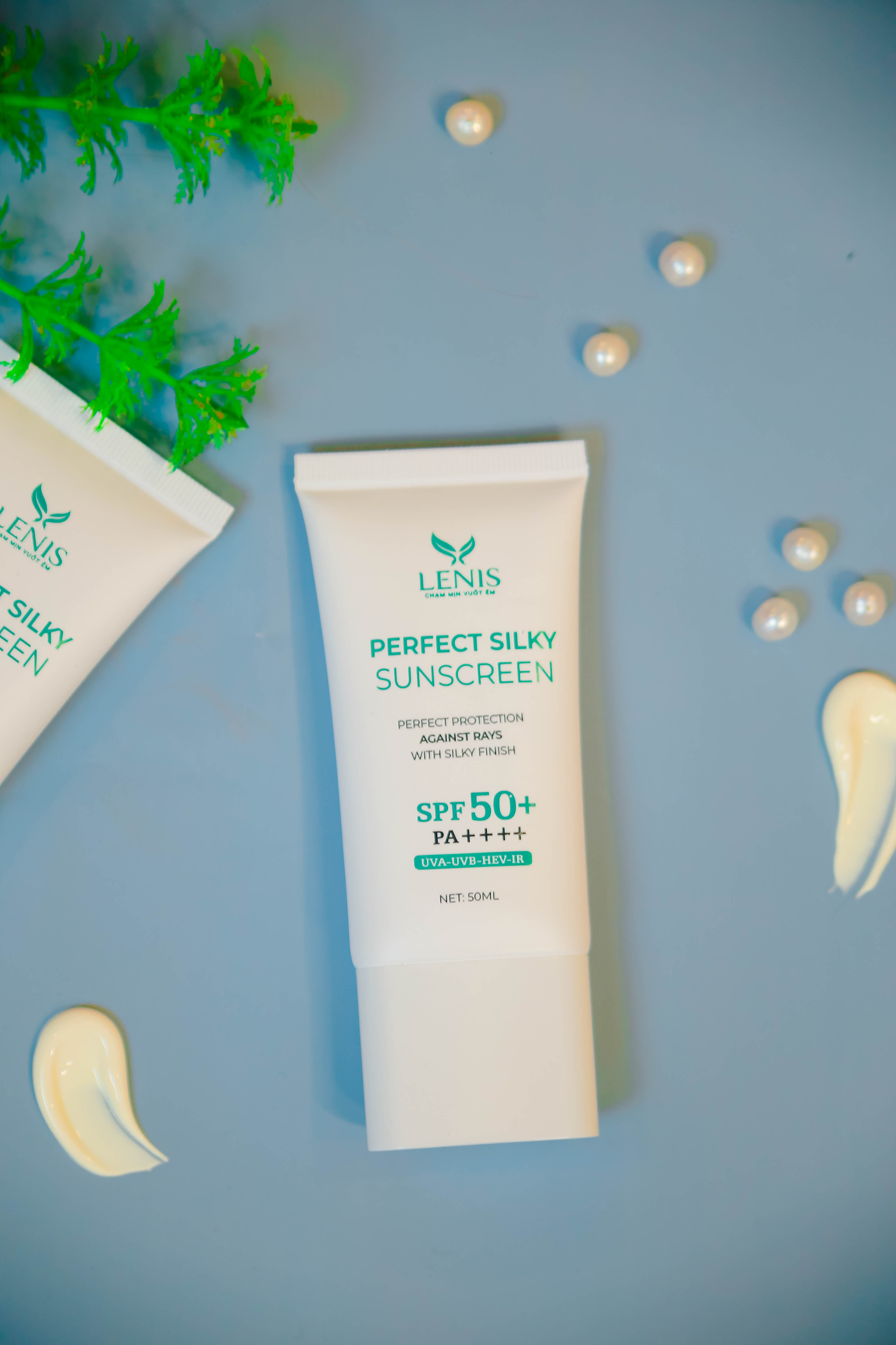 Kem chống nắng phổ rộng Perfect Silky Sunscreen SPF 50+ PA++++