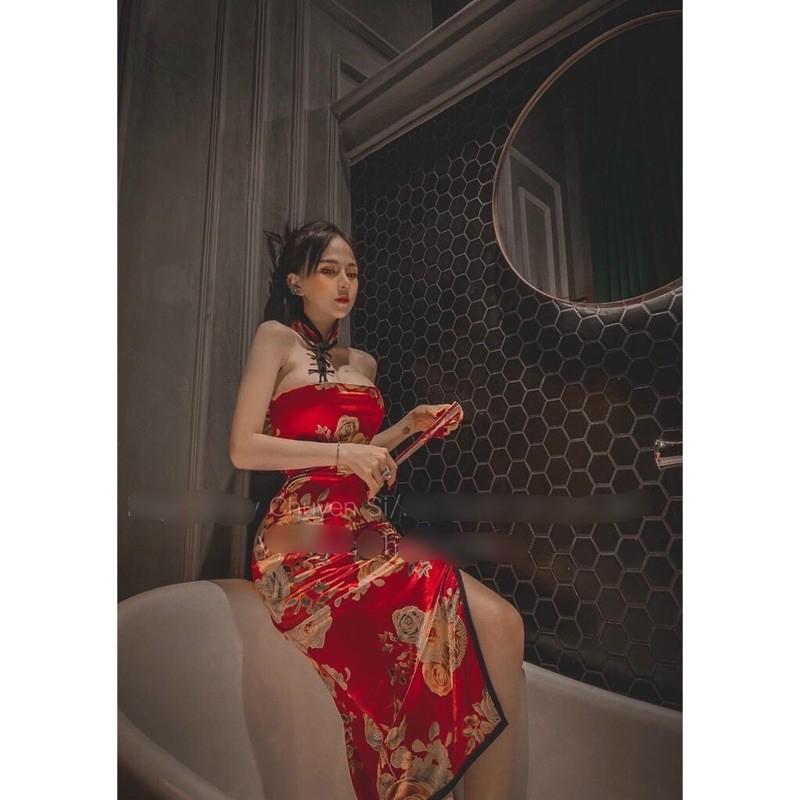 Đầm body cổ tàu sẻ tà viền đính nút có mút ngực cực sexy sang chảnh