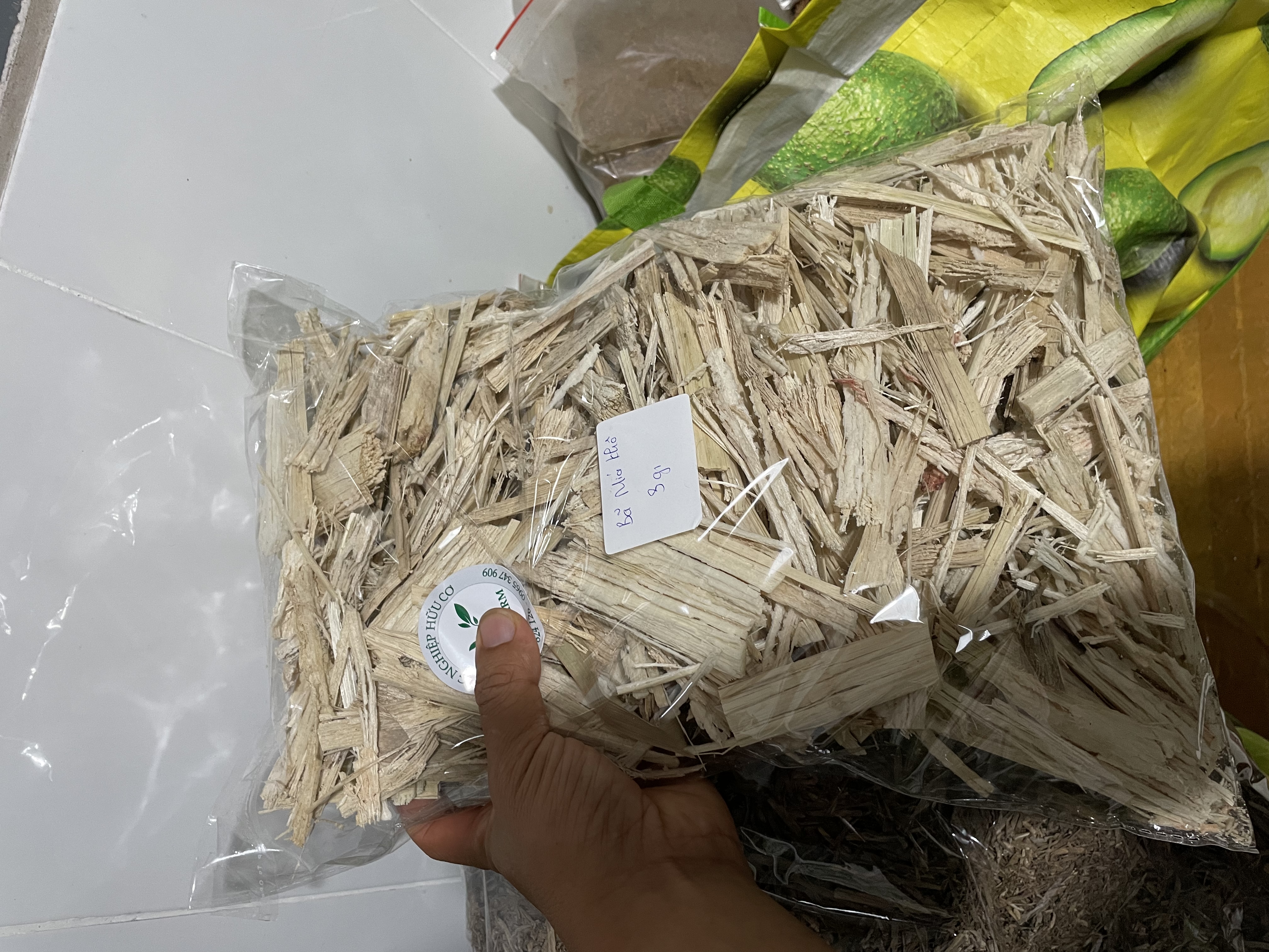 Bã mía - Xác mía - phủ gốc và chăm bón cho cây trồng tăng năng suất