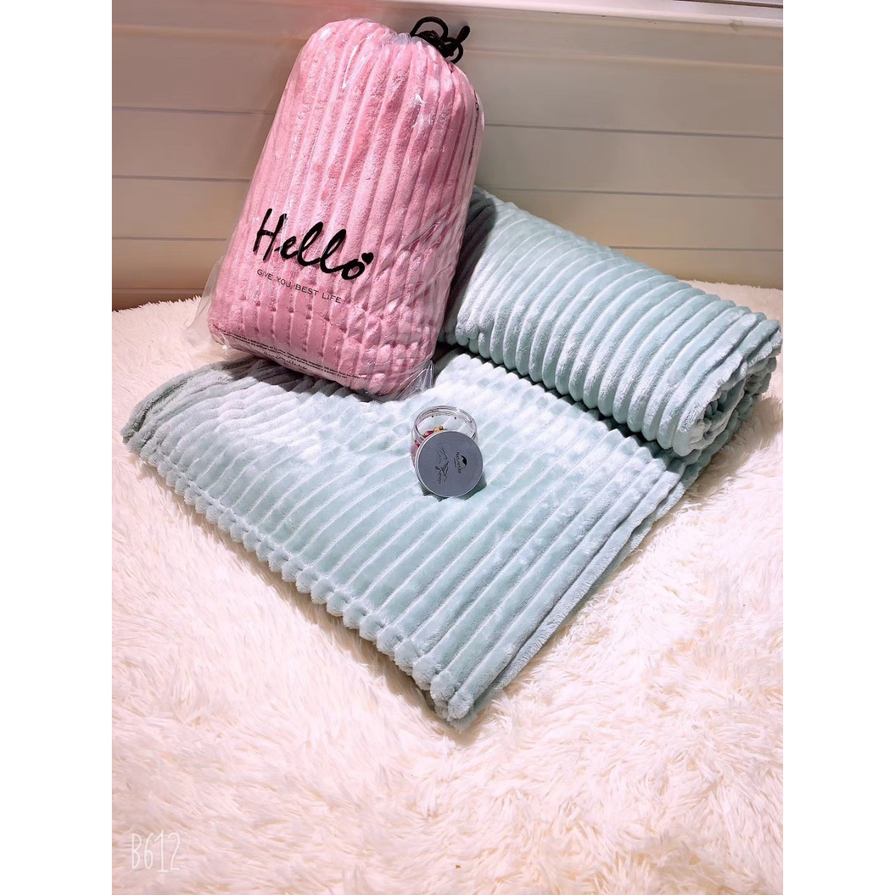 Chăn Kẻ Tăm Nhung Tuyết Cao Cấp Love Home 2m x 2m3