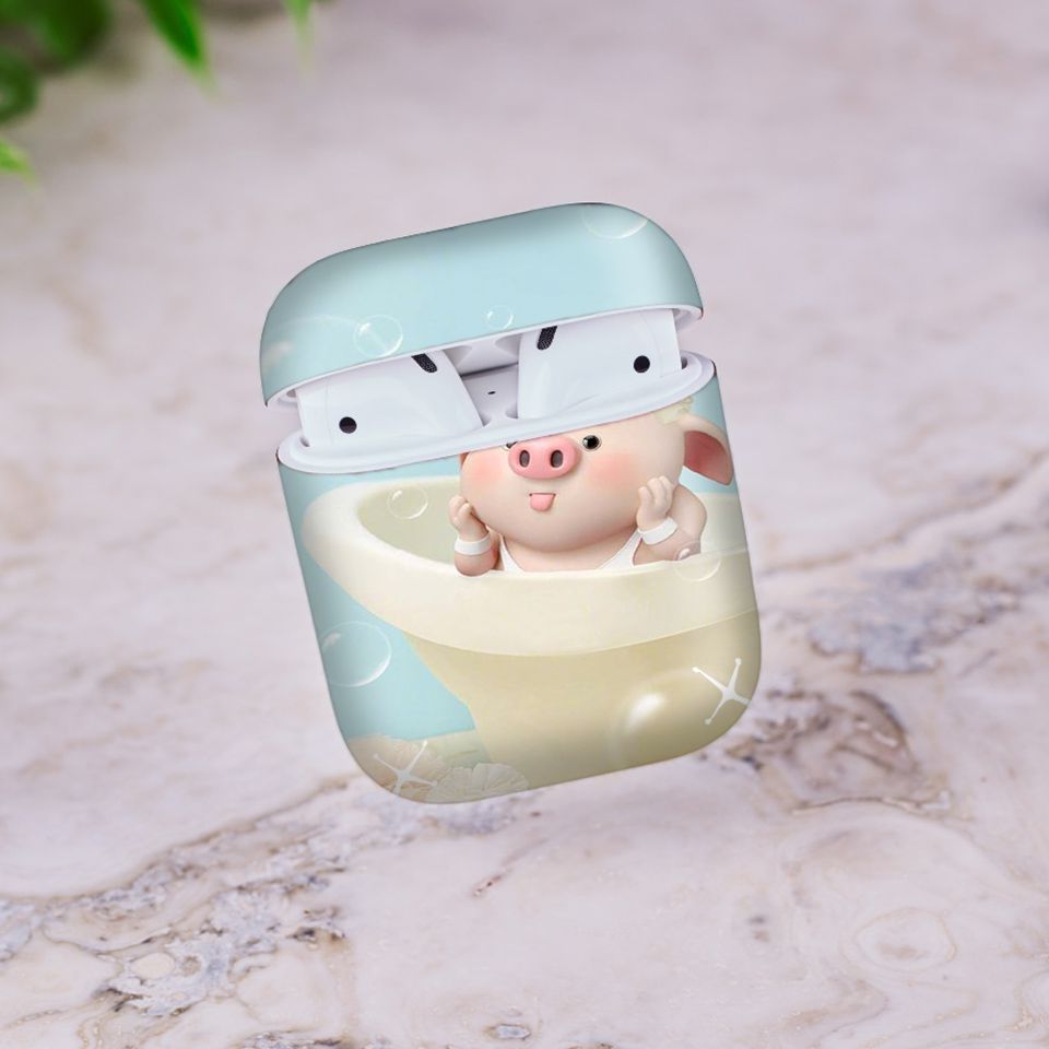 Miếng dán skin chống bẩn cho tai nghe AirPods in hình Heo con dễ thương - HEO2k19 - 085 (bản không dây 1 và 2