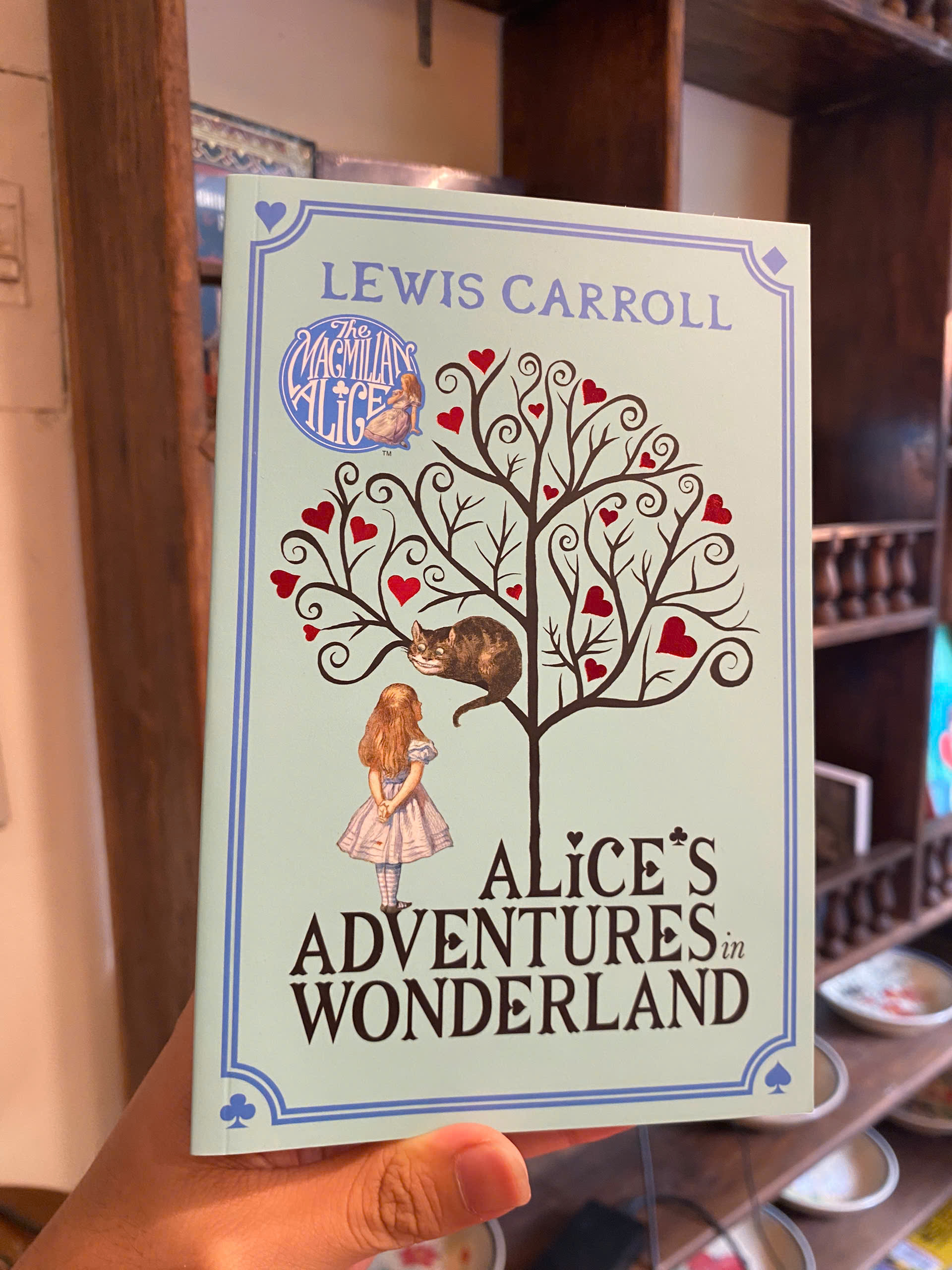 Sách - Alice's Adventures in Wonderland by Lewis Carroll | Classics Children's Fiction Novel