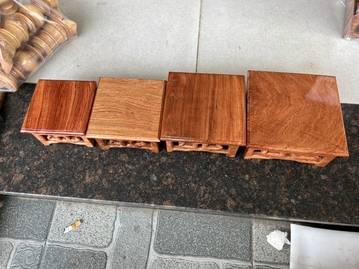 Nhất sơn vuông-đế sơn vuông-kỷ gỗ hương -đế bát hương cao 8 cm mặt vuông