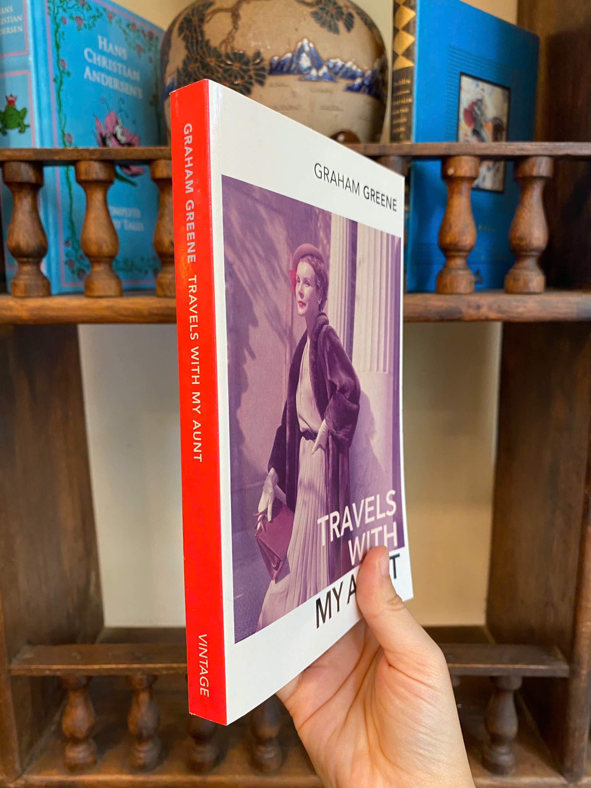 Sách - Travels With My Aunt by Graham Greene | Classics Fiction / Ngoại văn Nhập khẩu