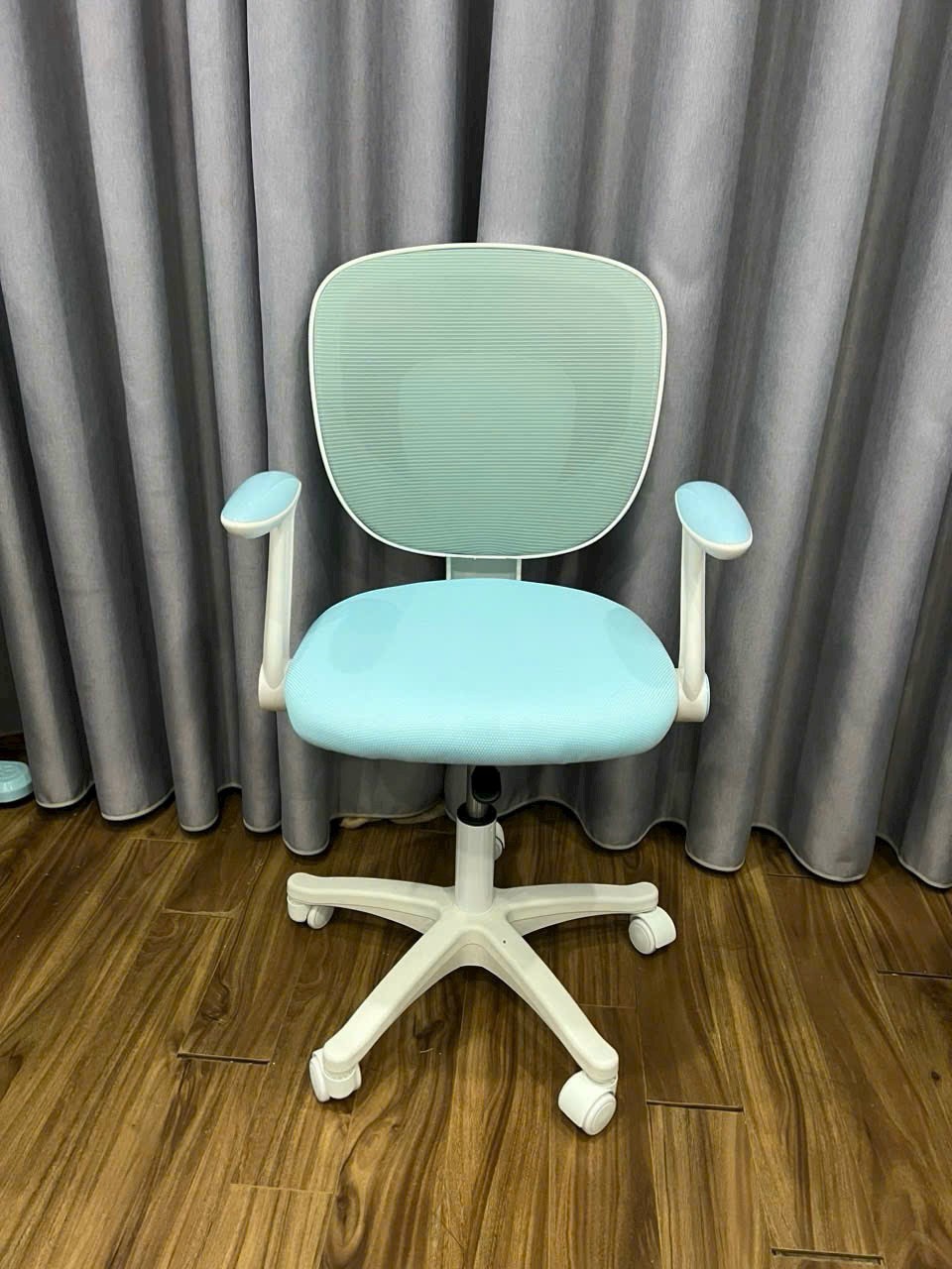 Ghế chống gù trẻ em Kid Chair Juno Sofa hiện đại (3 màu)