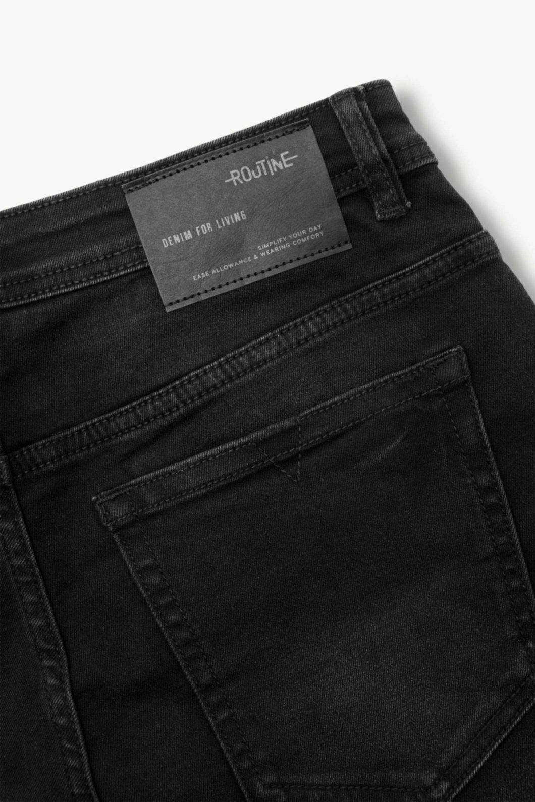 Quần jean nam trơn ROUTINE form Slim màu Xám Đen - 10F23DPA028 | LASTORE MENSWEAR