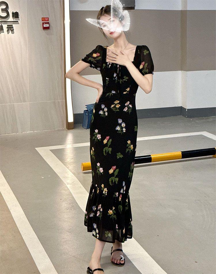 DONGSHOP Pháp Vintage vuông cổ in tay áo ngắn đuôi cá đầm nữ tính siêu tiên váy dài màu đen hoa chiffon đầm