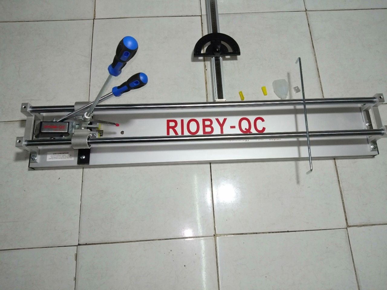 Bàn cắt gạch 8 tấc 2 ty tặng 3 lưỡi cây bút