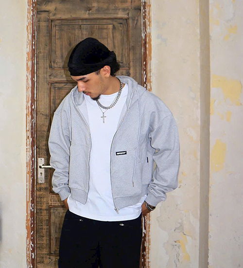 Áo khoác thun nỉ dày mịn,nón rộng 2 lớp ,gắn mạc logo ,dây kéo phao,tay phồng rộng, bo dệt.form boxy, có túi trong thời trang