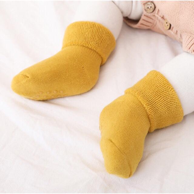 Tất xù cổ gấp chống trượt chất đẹp