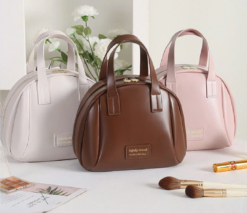 Túi đựng mỹ phẩm, nước hoa LIGHTLY TRAVEL tròn bằng da sang trọng chống thấm nước 23cm - Hàng chính hãng