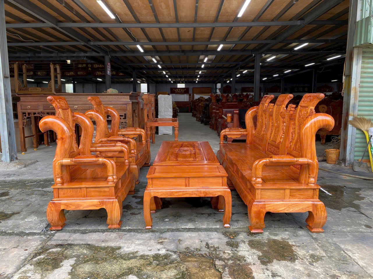 Bộ ghế gỗ Tần Thuỷ Hoàng Juno Sofa gỗ Hương Đá tiện Tay 12 sang trọng