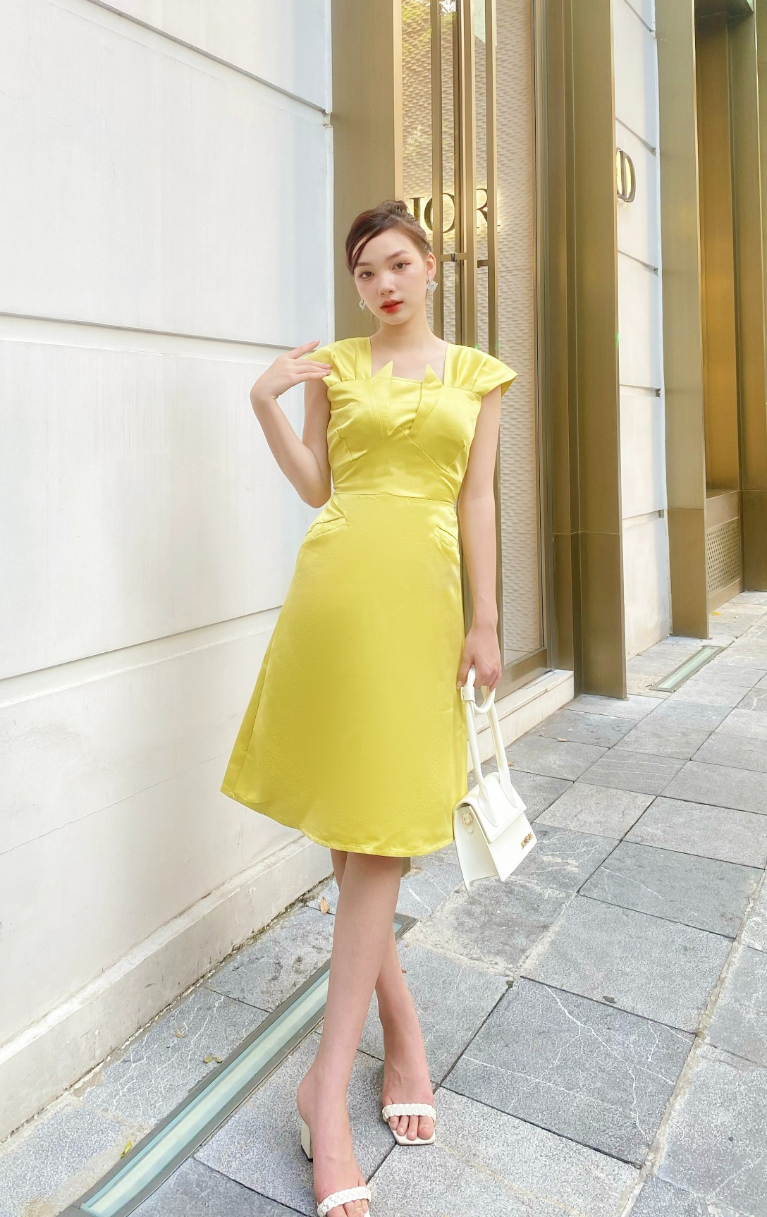 Đầm cổ vuông cách điệu 2 túi mổ duyên dáng D058 - Lady Fashion