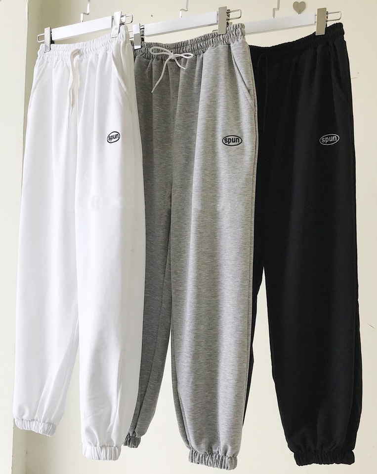 quần jogger nữ thêu  spun chất liệu cotton thời trang cá tính thích hợp đi chơi ,dạo phố