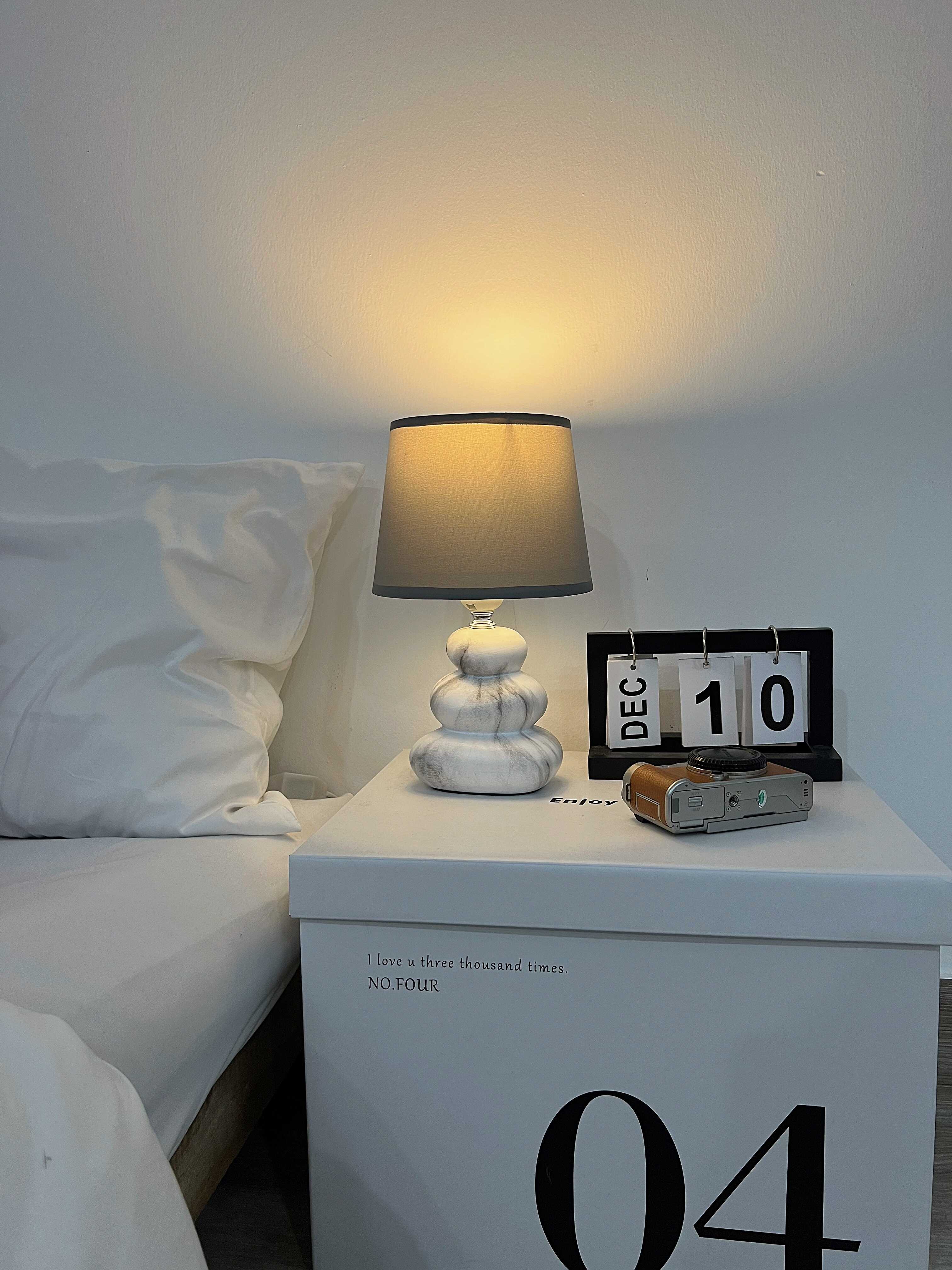 Đèn ngủ trang trí, đèn decor phòng ngủ gốm sứ giá vân đá tím nhỏ gọn DBG014